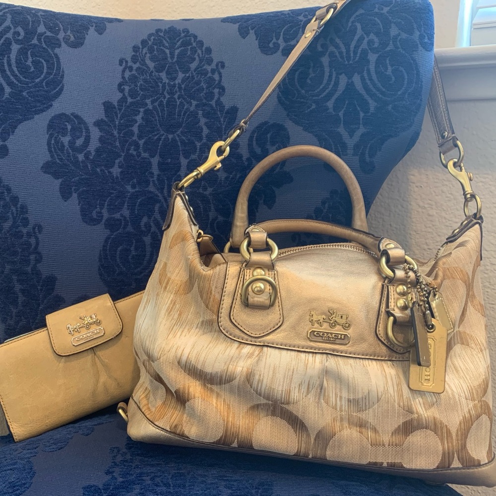 Coach purse/wallet